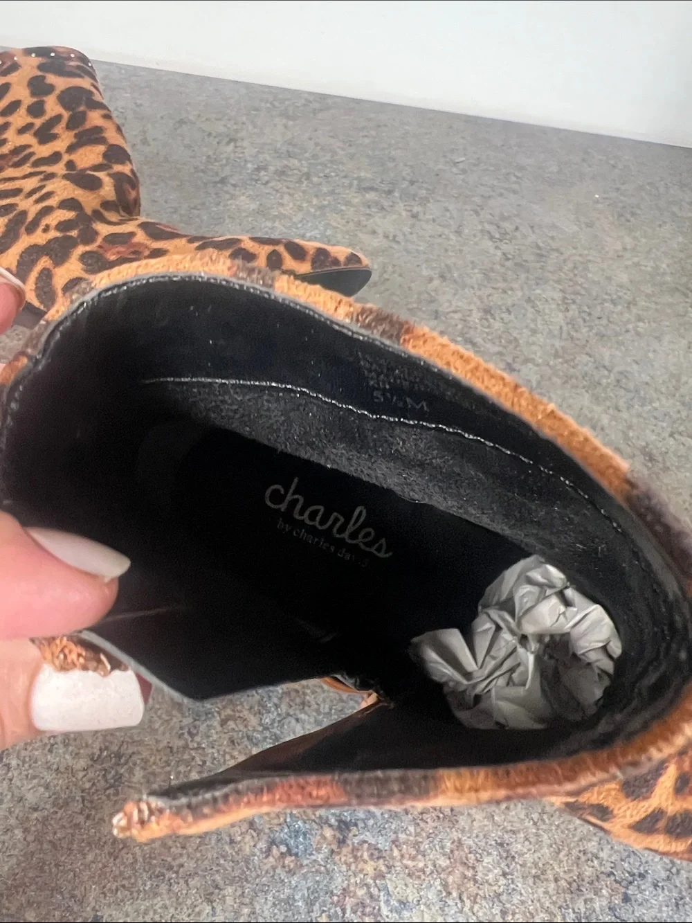 Charles by Charles David Leopard Print Pointed-Toe Ankle Booties Size 5.5